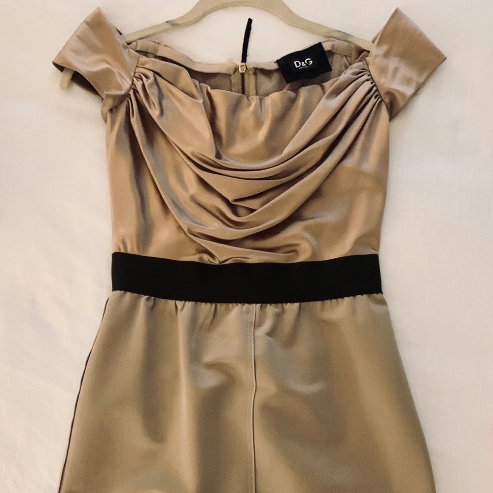 💕D&G Off-Shoulder Knee-Length Dress